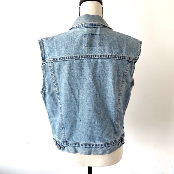 VINTAGE SLEEVELESS LEVIS JEAN JACKET - Picture 4 of 7